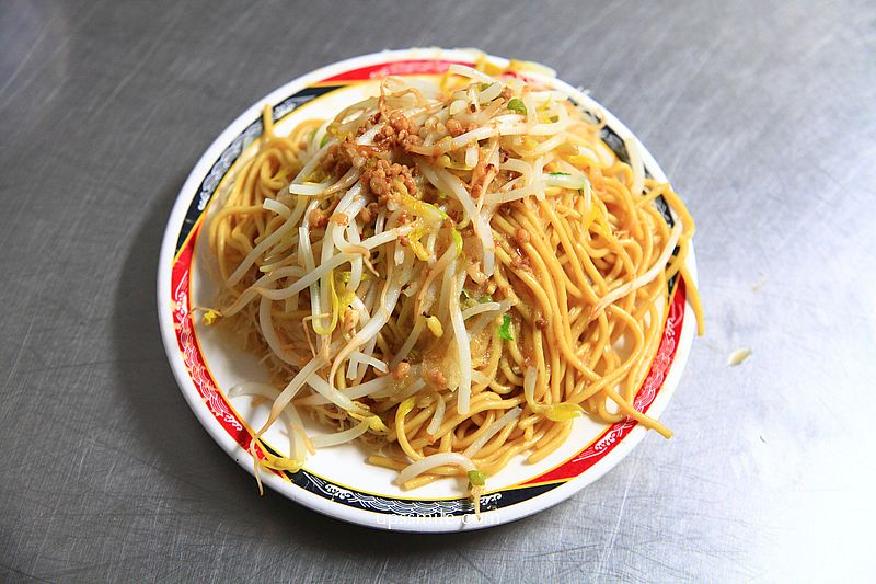 台北科技大樓站美食【呂巷仔口麵食館】500碗推薦老字號台北米粉湯黑白切