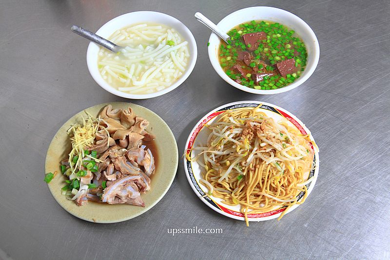台北科技大樓站美食【呂巷仔口麵食館】500碗推薦老字號台北米粉湯黑白切