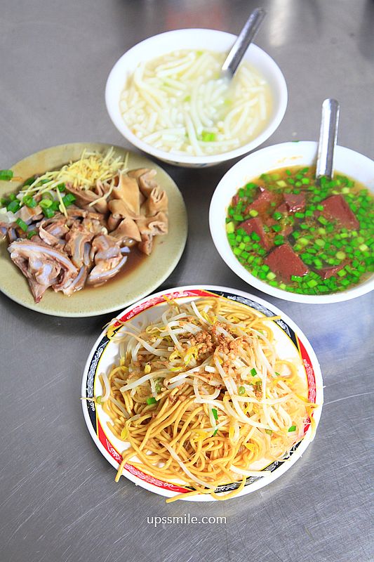 台北科技大樓站美食【呂巷仔口麵食館】500碗推薦老字號台北米粉湯黑白切