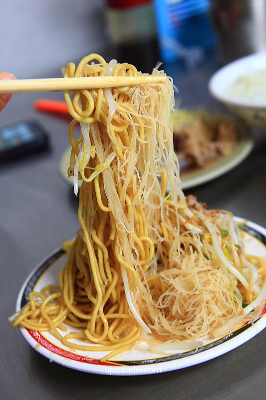 台北科技大樓站美食【呂巷仔口麵食館】500碗推薦老字號台北米粉湯黑白切