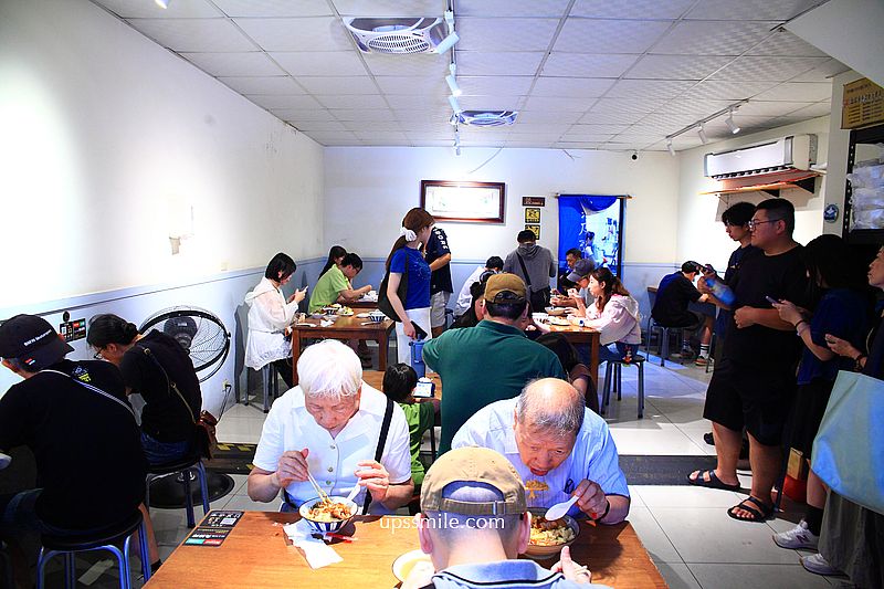 新竹竹北美食【黑皮驊魯肉飯】譽為新竹最強米其林滷肉飯、500碗魯肉飯 新竹竹北美食【黑皮驊魯肉飯】譽為新竹最強米其林滷肉飯、500碗魯肉飯