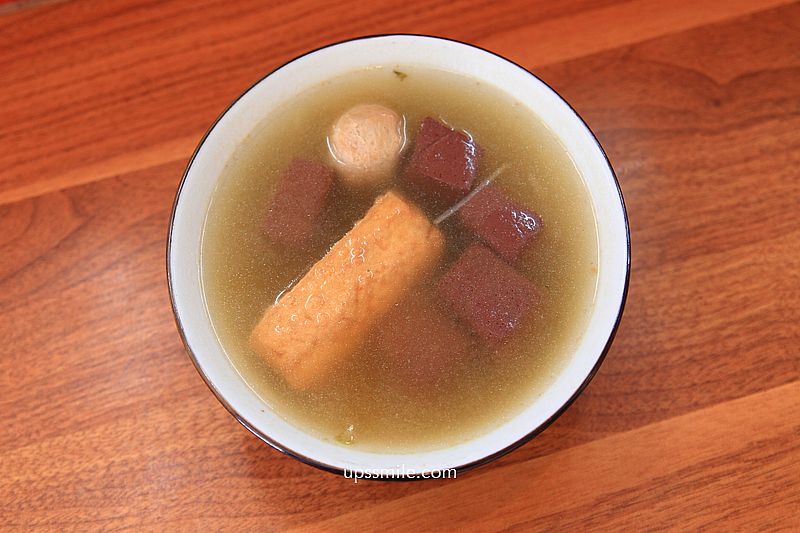 新竹竹北美食【黑皮驊魯肉飯】譽為新竹最強米其林滷肉飯、500碗魯肉飯 新竹竹北美食【黑皮驊魯肉飯】譽為新竹最強米其林滷肉飯、500碗魯肉飯