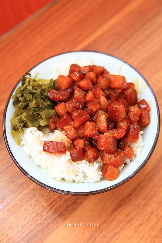 新竹竹北美食【黑皮驊魯肉飯】譽為新竹最強米其林滷肉飯、500碗魯肉飯 新竹竹北美食【黑皮驊魯肉飯】譽為新竹最強米其林滷肉飯、500碗魯肉飯
