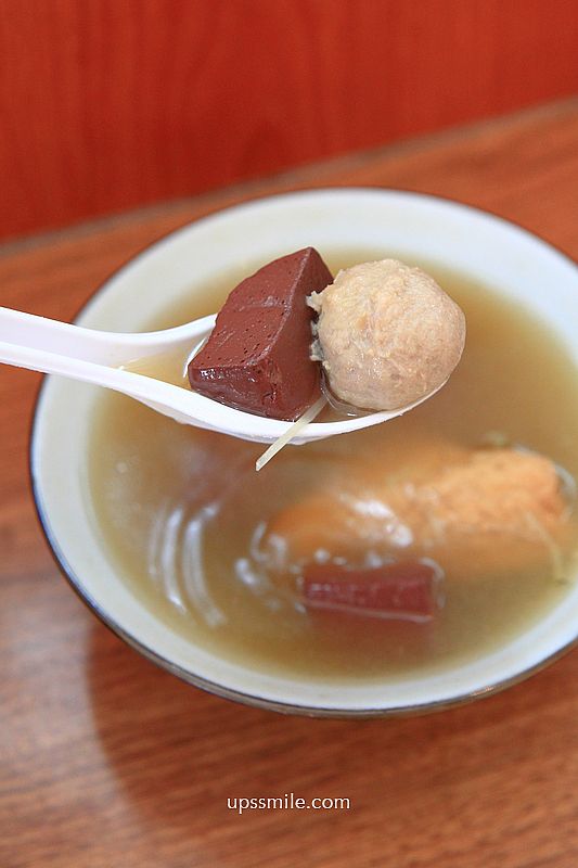 新竹竹北美食【黑皮驊魯肉飯】譽為新竹最強米其林滷肉飯、500碗魯肉飯 新竹竹北美食【黑皮驊魯肉飯】譽為新竹最強米其林滷肉飯、500碗魯肉飯