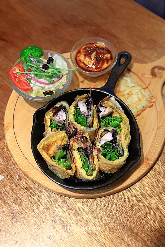 南京復興早午餐【MAMA’S鐵鍋早午餐南京店】小巨蛋早午餐必吃藍莓雞肉起司酥脆蛋餅