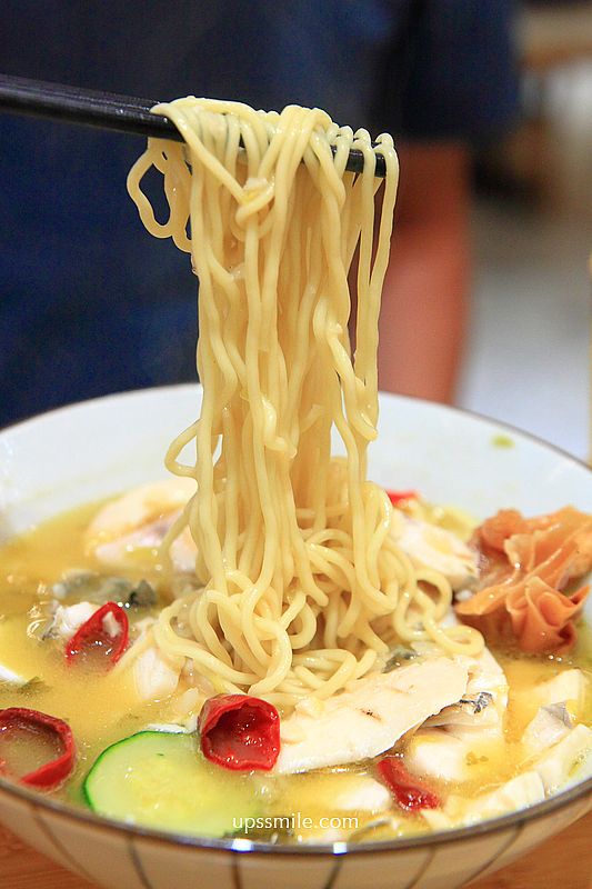台北公館美食【雞soup】台北雞湯麵推薦，氣泡飲料無限暢飲