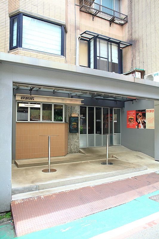捷運市府站美式漢堡【BURNT BURGER SOCIAL CLUB】必吃炸玉米與櫛瓜bbsc漢堡 捷運市府站美式漢堡【BURNT BURGER SOCIAL CLUB】必吃炸玉米與櫛瓜bbsc漢堡