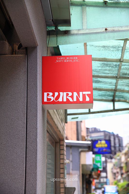 捷運市府站美式漢堡【BURNT BURGER SOCIAL CLUB】必吃炸玉米與櫛瓜bbsc漢堡 捷運市府站美式漢堡【BURNT BURGER SOCIAL CLUB】必吃炸玉米與櫛瓜bbsc漢堡