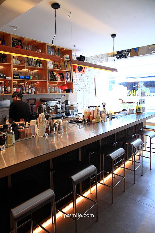 台中早午餐咖啡廳【做咖啡HECHO : Bar & Kitchen】勤美誠品旁老宅複合式義式餐廳