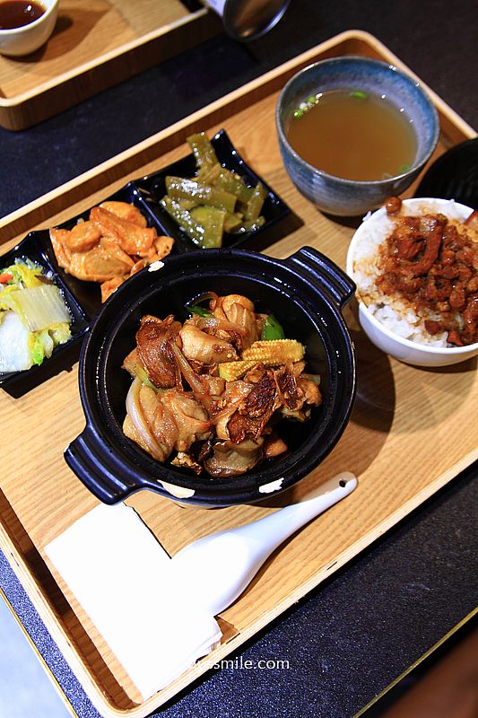 台中北屯區美食【長順茶館】台中茶館寬敞聚會茶餐廳，必點珍珠奶茶
