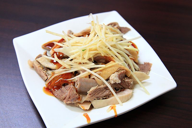 台北美食【巷口無名麵店臨江街夜市】500碗推薦傳承二代30幾年麵店黑白切 台北美食【巷口無名麵店臨江街夜市】500碗推薦傳承二代30幾年麵店黑白切