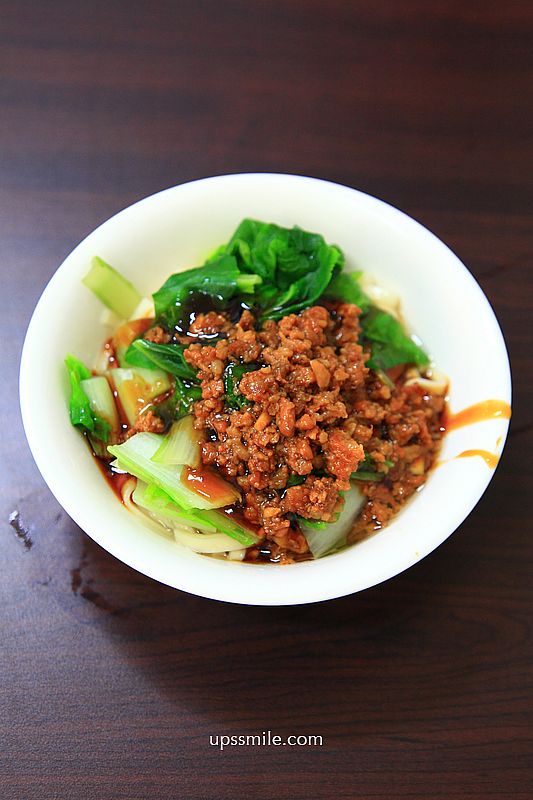 台北美食【巷口無名麵店臨江街夜市】500碗推薦傳承二代30幾年麵店黑白切 台北美食【巷口無名麵店臨江街夜市】500碗推薦傳承二代30幾年麵店黑白切