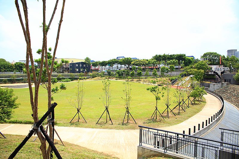 桃園美食清水模景觀餐廳【Moon island沐嶋桃園旗艦店】2026桃園最新秘境龍山地下皇宮 桃園美食清水模景觀餐廳【Moon island沐嶋桃園旗艦店】2026桃園最新秘境龍山地下皇宮