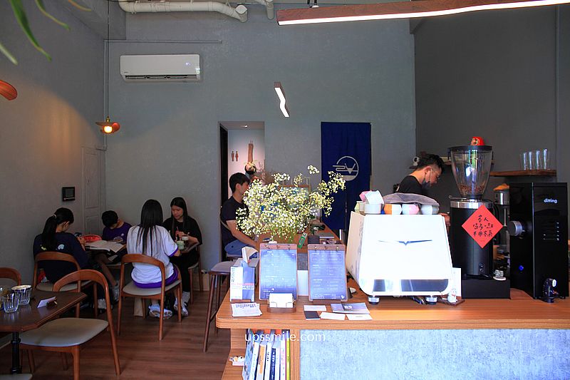 新北鶯歌咖啡廳【Island Time Coffee Roasters嶼時咖啡】捷運三鶯線景點，台北自家烘焙咖啡廳，法國Kiri巴斯克蛋糕推薦