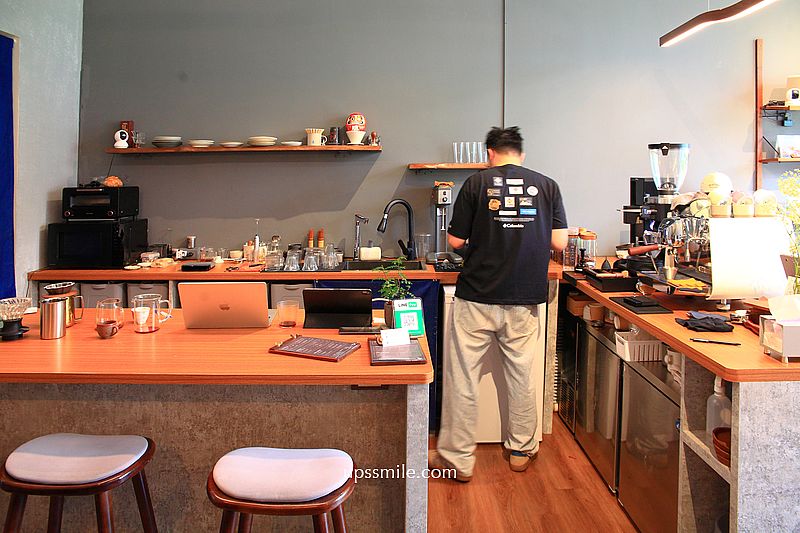 新北鶯歌咖啡廳【Island Time Coffee Roasters嶼時咖啡】捷運三鶯線景點，台北自家烘焙咖啡廳，法國Kiri巴斯克蛋糕推薦