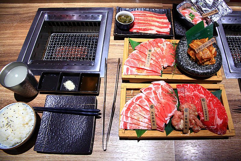 台中燒肉【小札卡個人燒肉逢甲店】全台首創輸送帶送肉,逢甲美食日式燒肉推薦 台中燒肉【小札卡個人燒肉逢甲店】全台首創輸送帶送肉,逢甲美食日式燒肉推薦