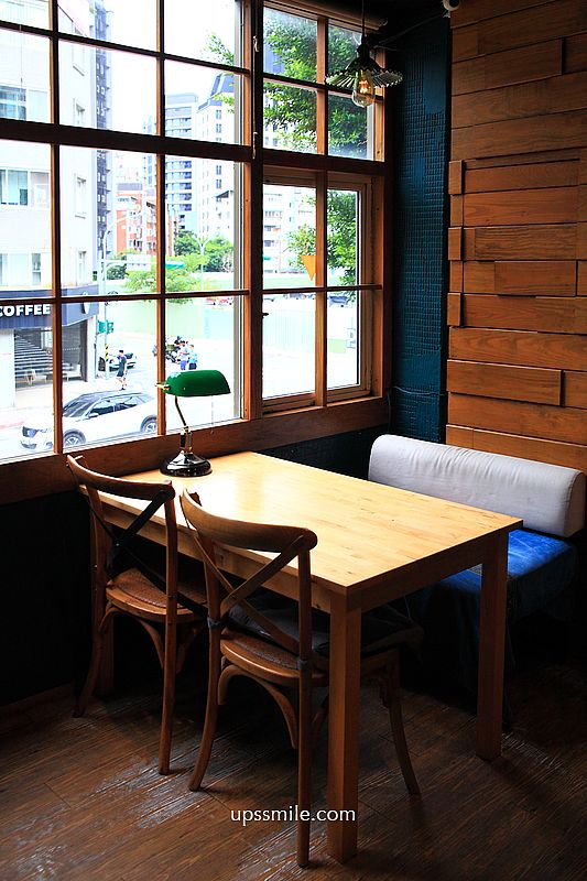 士林天母咖啡廳【窗邊Cafe天母店】隱身天母美國學校的二樓老宅復古咖啡廳 士林天母咖啡廳【窗邊Cafe天母店】隱身天母美國學校的二樓老宅復古咖啡廳
