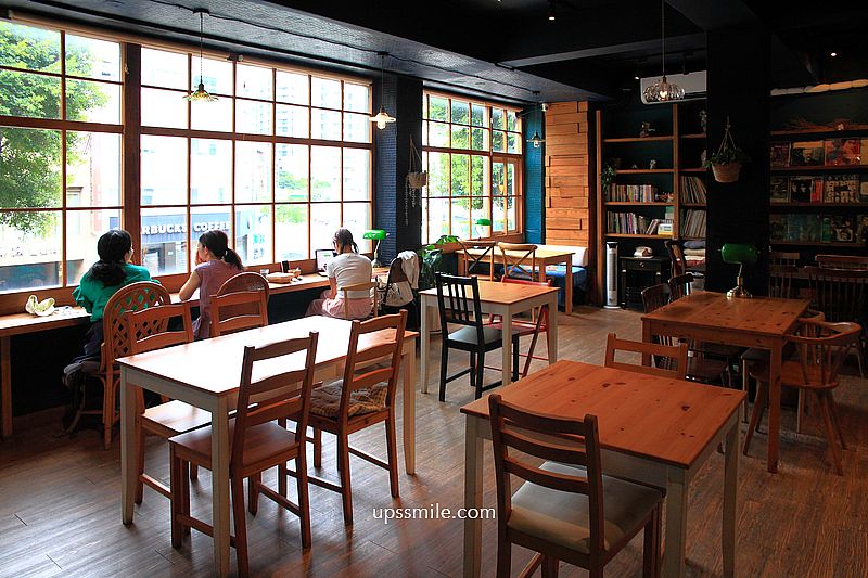 士林天母咖啡廳【窗邊Cafe天母店】隱身天母美國學校的二樓老宅復古咖啡廳 士林天母咖啡廳【窗邊Cafe天母店】隱身天母美國學校的二樓老宅復古咖啡廳