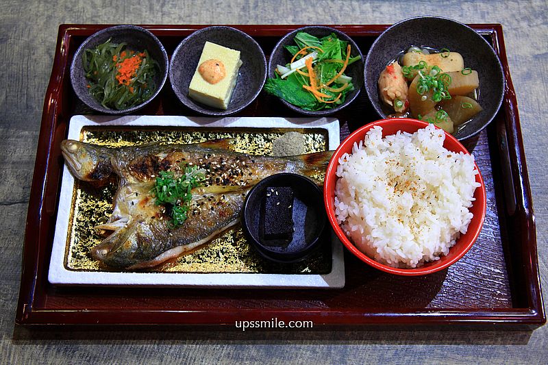 新竹美食【今日魚市竹北光明店】竹北浮誇海鮮丼飯定食,秒飛日本日式庭園餐廳 新竹美食【今日魚市竹北光明店】竹北浮誇海鮮丼飯定食,秒飛日本日式庭園餐廳