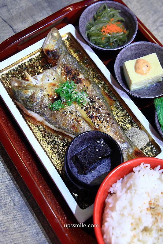 新竹美食【今日魚市竹北光明店】竹北浮誇海鮮丼飯定食,秒飛日本日式庭園餐廳 新竹美食【今日魚市竹北光明店】竹北浮誇海鮮丼飯定食,秒飛日本日式庭園餐廳