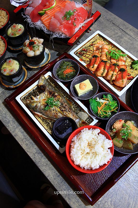 新竹美食【今日魚市竹北光明店】竹北浮誇海鮮丼飯定食,秒飛日本日式庭園餐廳 新竹美食【今日魚市竹北光明店】竹北浮誇海鮮丼飯定食,秒飛日本日式庭園餐廳