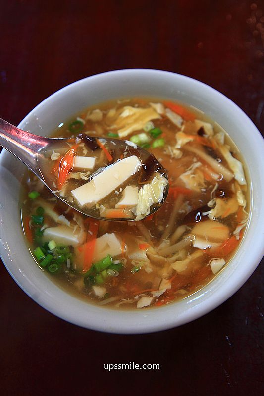 台北車站美食【正豪季水餃專賣店忠孝西路店】日韓外國觀光客推薦台北水餃與酸辣湯