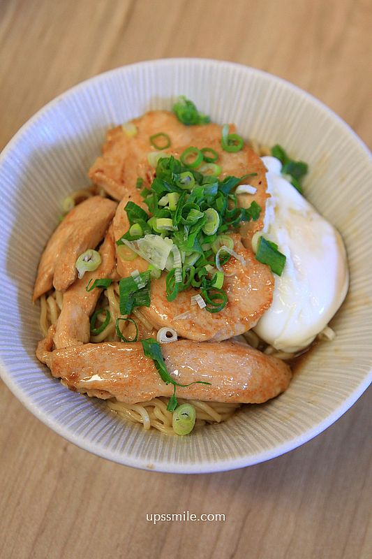 新竹美食【蘭英拌麵所六家店】竹北人氣文青風麵店，必吃嫩煎雞肉乾拌麵