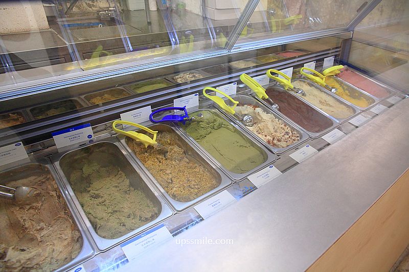 台北肉桂捲與冰淇淋組合【eee plant-based gelato and bakes】500甜推薦素食者與寵物狗狗可吃的冰淇淋 台北肉桂捲與冰淇淋組合【eee plant-based gelato and bakes】500甜推薦素食者與寵物狗狗可吃的冰淇淋