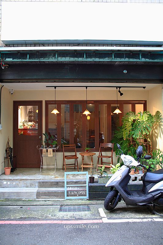 永和早午餐咖啡廳【拾月山商行】捷運永安市場站老宅木質調咖啡廳