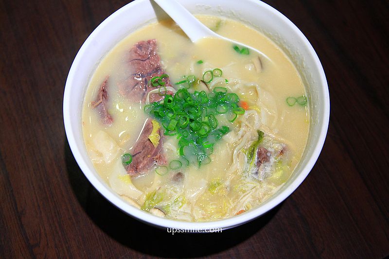 通化街美食【18冠軍牛肉麵】號稱全台北最好吃超濃雞湯麵