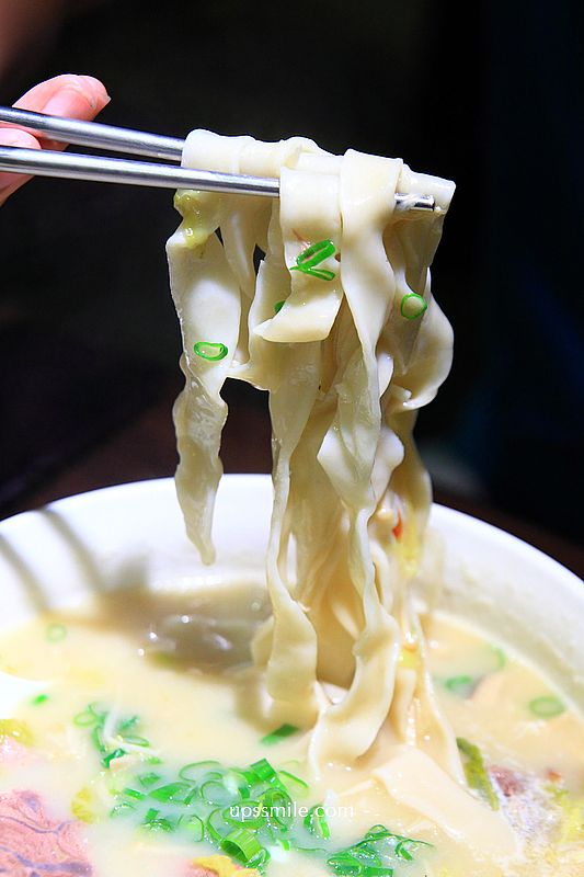 通化街美食【18冠軍牛肉麵】號稱全台北最好吃超濃雞湯麵 通化街美食【18冠軍牛肉麵】號稱全台北最好吃超濃雞湯麵