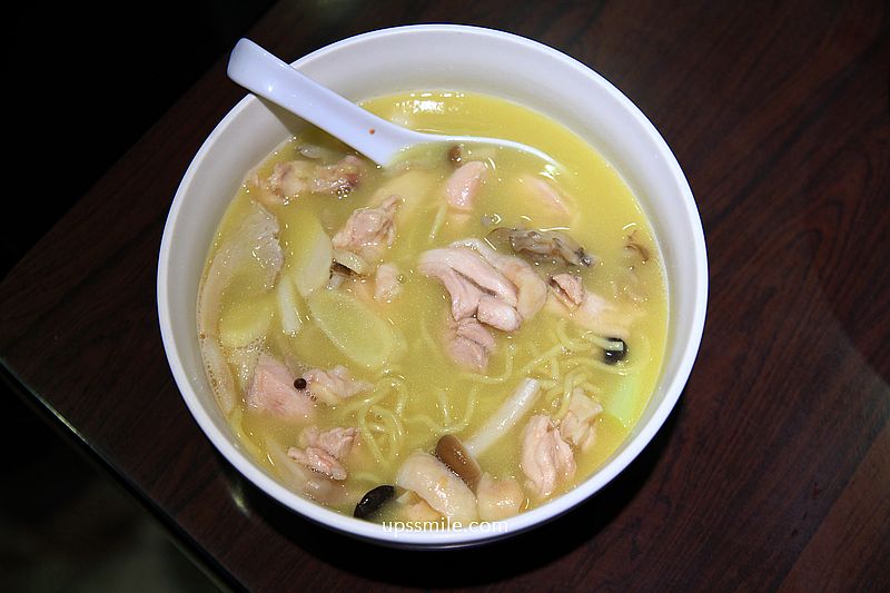 通化街美食【18冠軍牛肉麵】號稱全台北最好吃超濃雞湯麵 通化街美食【18冠軍牛肉麵】號稱全台北最好吃超濃雞湯麵
