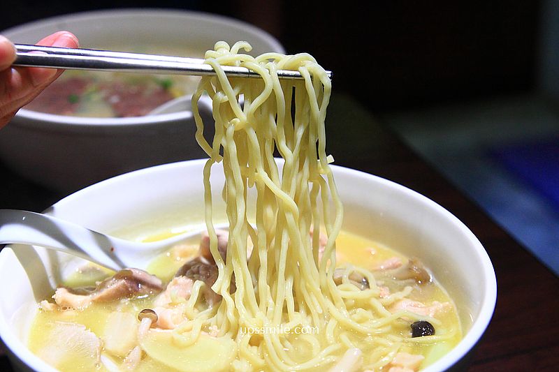 通化街美食【18冠軍牛肉麵】號稱全台北最好吃超濃雞湯麵 通化街美食【18冠軍牛肉麵】號稱全台北最好吃超濃雞湯麵