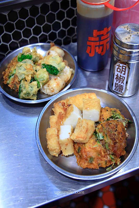 大稻埕永樂市場美食【蔡記迪化街古早味蚵嗲】傳承三代古早味小吃 大稻埕永樂市場美食【蔡記迪化街古早味蚵嗲】傳承三代古早味小吃