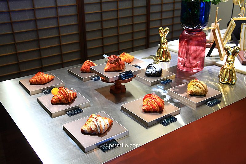 淡水日式古蹟玻璃屋咖啡廳【Flour Flour Bakery】2026新開幕淡水可頌專賣店