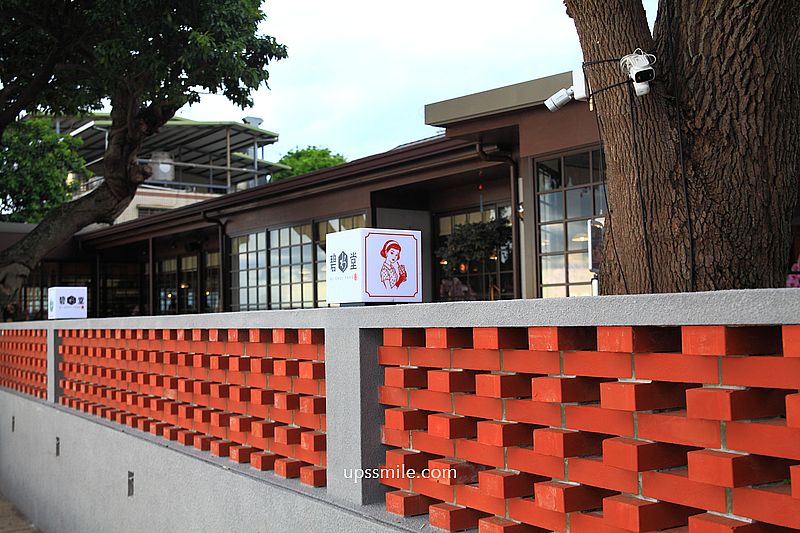 淡水日式古蹟玻璃屋咖啡廳【Flour Flour Bakery】2026新開幕淡水可頌專賣店
