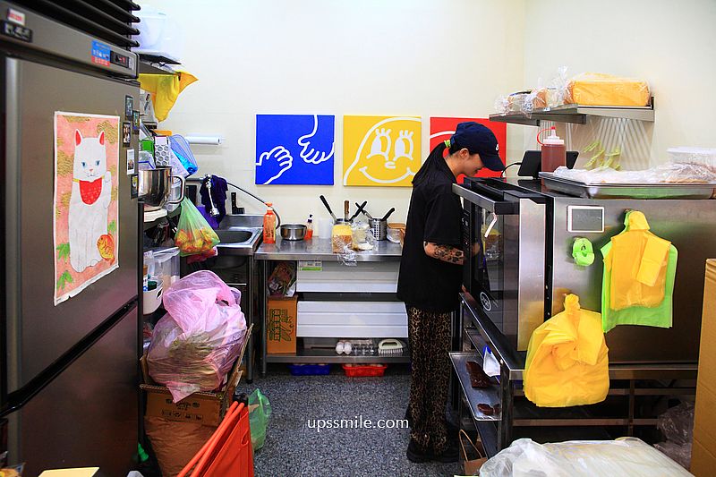 台北早午餐【土西TOC外帶專門店】雙連站必吃爆餡芋泥肉鬆三明治瑪芬軟餅乾