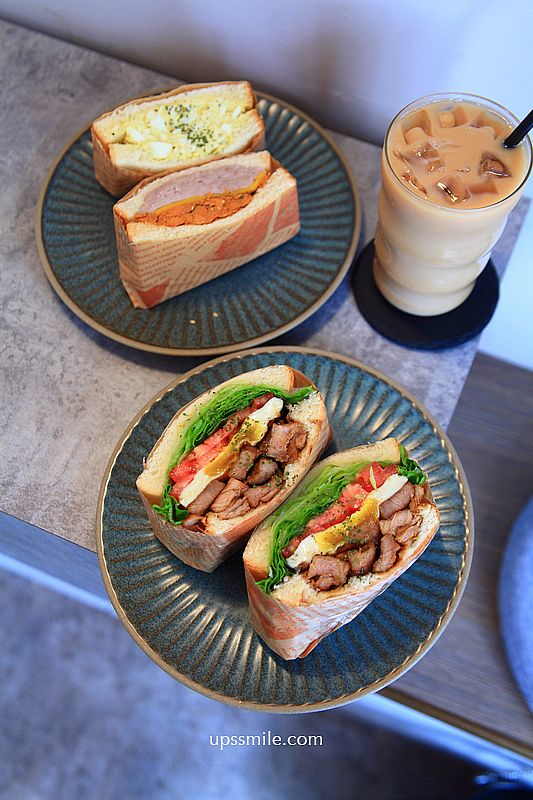 台電大樓站古亭師大美食【自己人早餐店】爆餡芋泥肉鬆吐司與炙燒醬香豬排三明治 台電大樓站古亭師大美食【自己人早餐店】爆餡芋泥肉鬆吐司與炙燒醬香豬排三明治