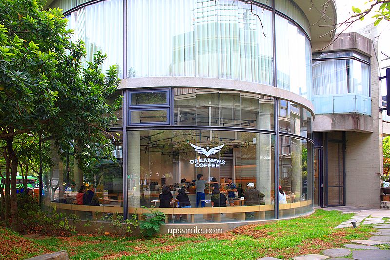 台中早午餐咖啡【Dreamers Coffee Roasters台中市政店】台中圓形玻璃屋咖啡廳景點 台中早午餐咖啡【Dreamers Coffee Roasters台中市政店】台中圓形玻璃屋咖啡廳景點