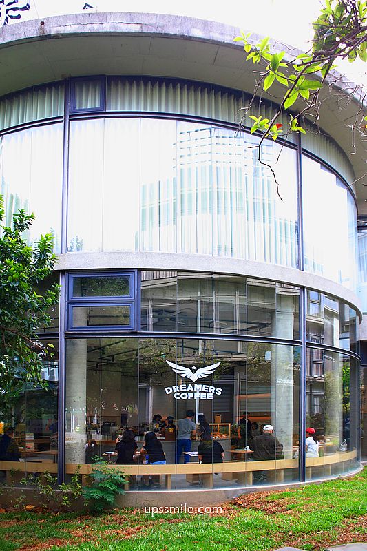台中早午餐咖啡【Dreamers Coffee Roasters台中市政店】台中圓形玻璃屋咖啡廳景點 台中早午餐咖啡【Dreamers Coffee Roasters台中市政店】台中圓形玻璃屋咖啡廳景點
