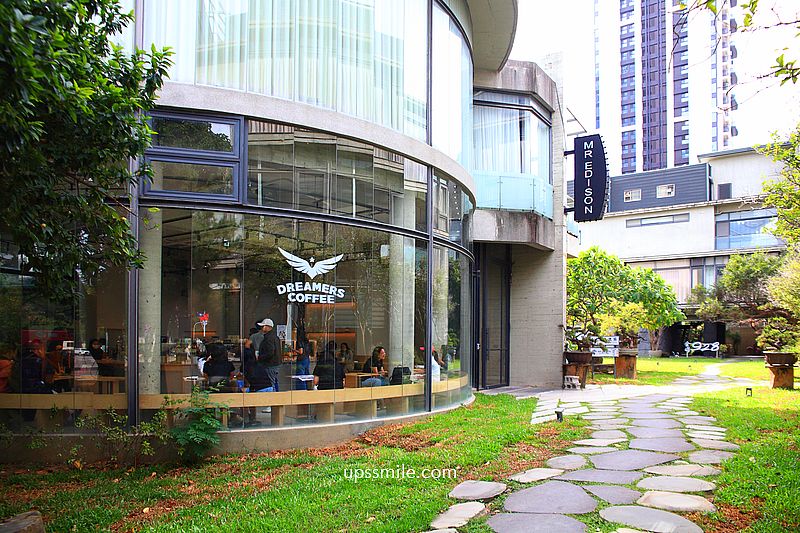 台中早午餐咖啡【Dreamers Coffee Roasters台中市政店】台中圓形玻璃屋咖啡廳景點 台中早午餐咖啡【Dreamers Coffee Roasters台中市政店】台中圓形玻璃屋咖啡廳景點