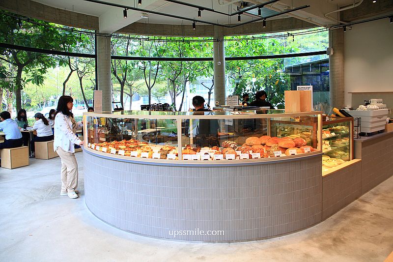 台中早午餐咖啡【Dreamers Coffee Roasters台中市政店】台中圓形玻璃屋咖啡廳景點 台中早午餐咖啡【Dreamers Coffee Roasters台中市政店】台中圓形玻璃屋咖啡廳景點