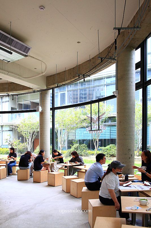 台中早午餐咖啡【Dreamers Coffee Roasters台中市政店】台中圓形玻璃屋咖啡廳景點 台中早午餐咖啡【Dreamers Coffee Roasters台中市政店】台中圓形玻璃屋咖啡廳景點