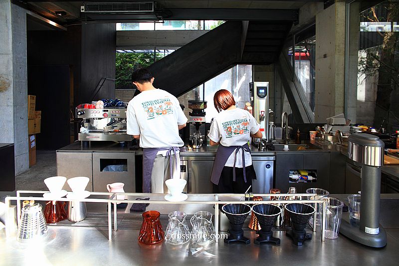 台中咖啡廳【Ritrovare coffee Finest尋品旬品咖啡西屯】獨棟台中清水模咖啡廳