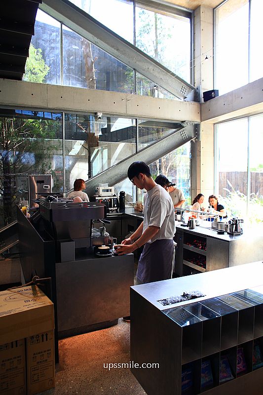 台中咖啡廳【Ritrovare coffee Finest尋品旬品咖啡西屯】獨棟台中清水模咖啡廳